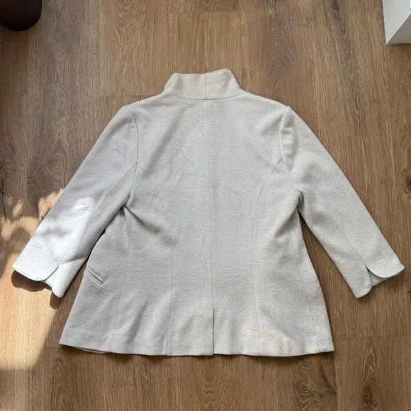 Skies Are Blue - Hannah Sustainable Fabric Blazer - Picture 4 of 7